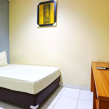 Sabrina Guest House Jakarta Extérieur photo